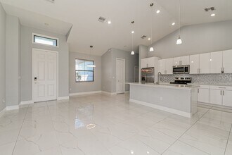 3260 29th Ave NE in Naples, FL - Building Photo - Building Photo