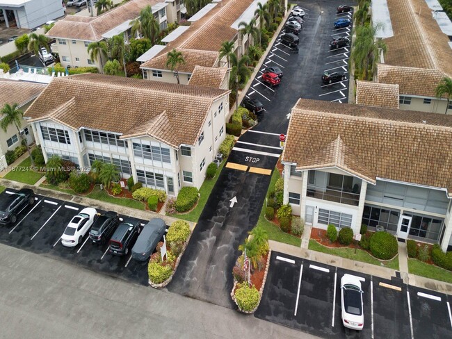 2121 NE 42nd Ct in Lighthouse Point, FL - Building Photo - Building Photo