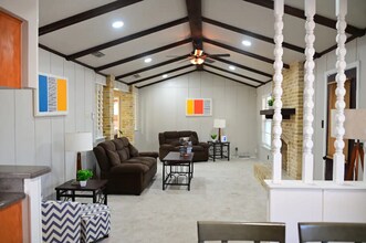 611 Balboa Dr in Universal City, TX - Building Photo - Building Photo