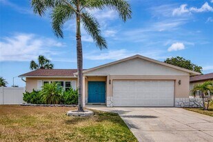 4712 114th St N in St. Petersburg, FL - Building Photo