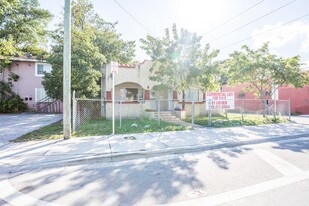 796 NW 36th St in Miami, FL - Building Photo