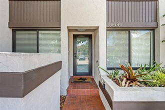 16484 NE 27th Ave in North Miami Beach, FL - Foto de edificio - Building Photo
