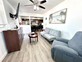 324 Van Buren St in Hollywood, FL - Building Photo