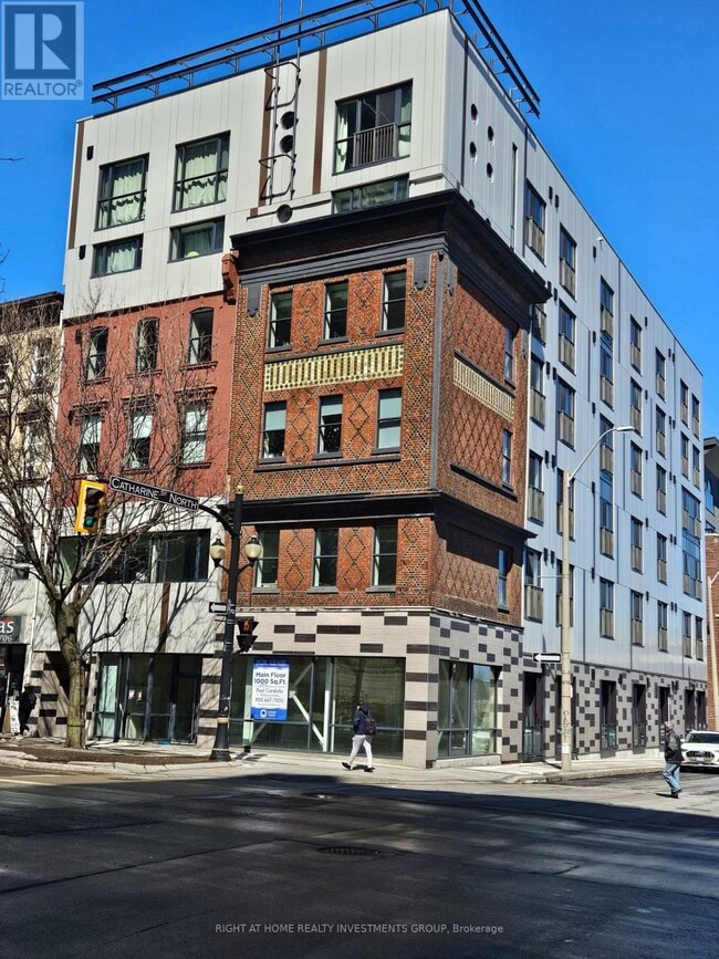 property at 121-121 King St E