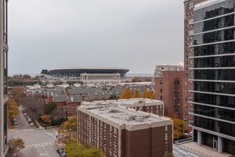 100 E 14th St, Unit 906 in Chicago, IL - Building Photo - Building Photo