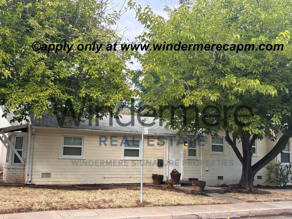 3711 Y St in Sacramento, CA - Building Photo