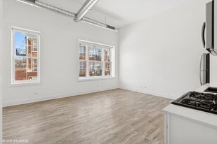 1914 N Milwaukee Ave in Chicago, IL - Building Photo