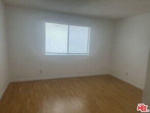 955 Normandie Ave in Los Angeles, CA - Building Photo - Building Photo