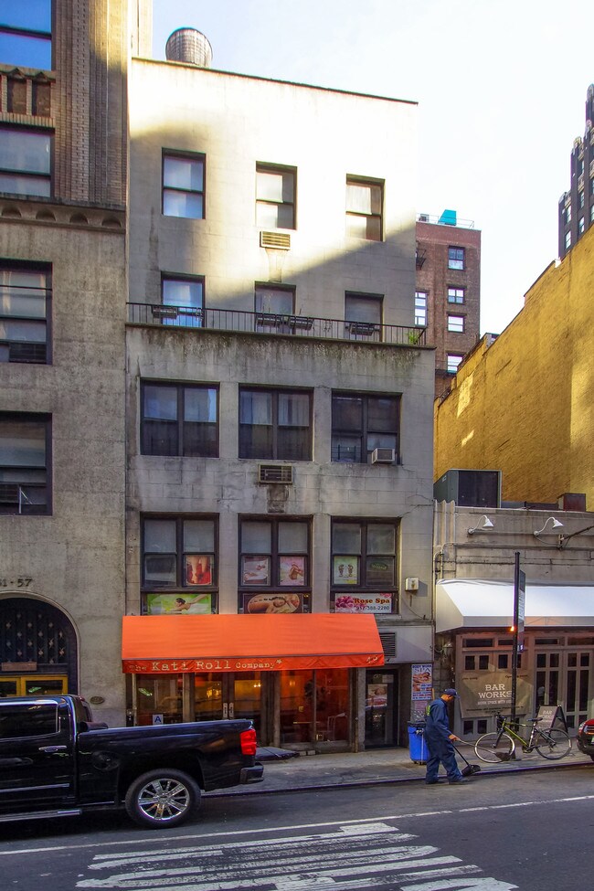 49 W 39th St in New York, NY - Building Photo - Building Photo