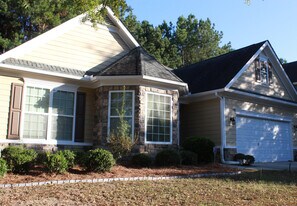 353 Southgate Dr in Locust Grove, GA - Building Photo