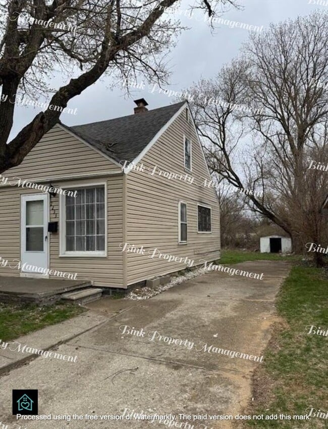 2233 Springhill Ave in Inkster, MI - Building Photo - Building Photo