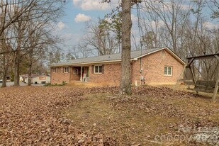 24752 Kates Dr in Albemarle, NC - Building Photo