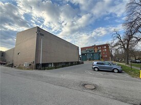 130 Linwood Ave in Buffalo, NY - Building Photo