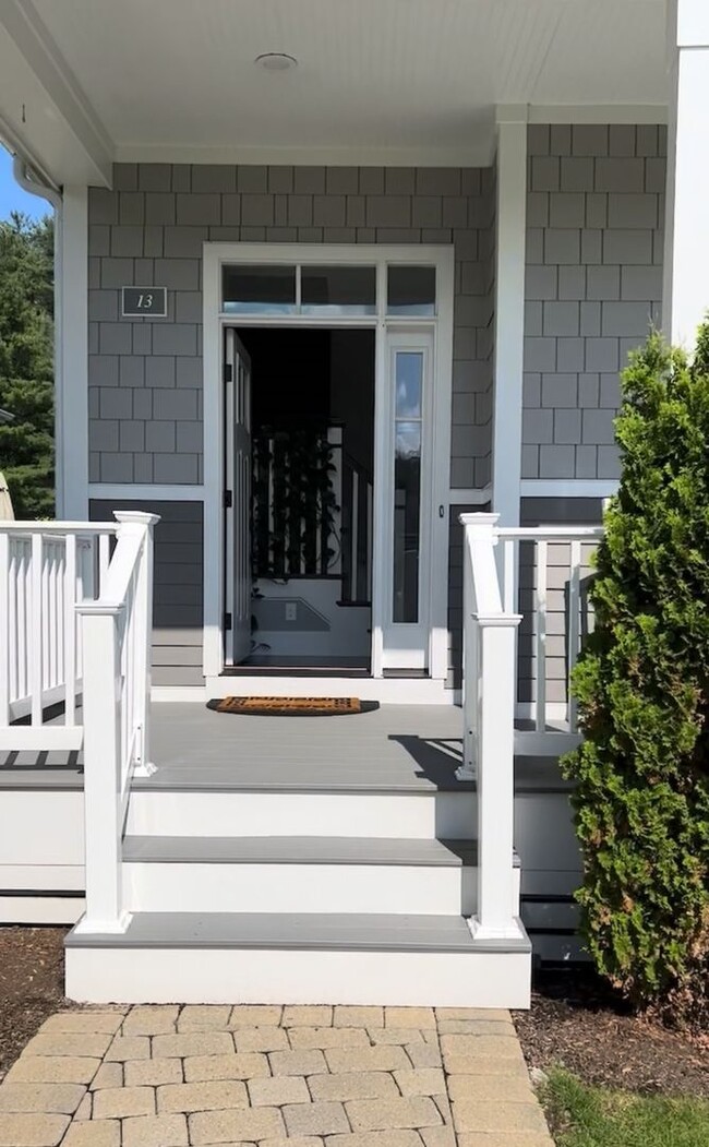 13 Boydes Crossing in Norfolk, MA - Building Photo - Building Photo