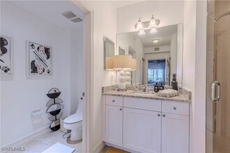 1100 Pine Ridge Rd in Naples, FL - Building Photo - Building Photo