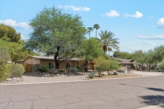 5838 E Cochise Rd in Paradise Valley, AZ - Building Photo - Building Photo