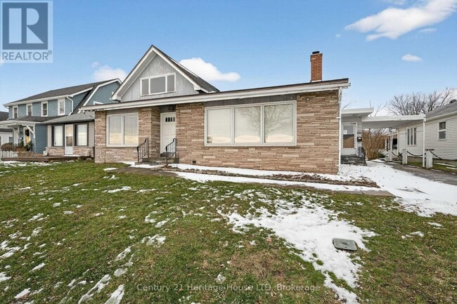 property at 500 Lakeshore Rd