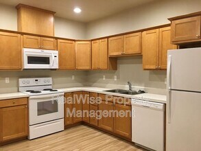 502 SW Evergreen Ave in Redmond, OR - Building Photo - Building Photo