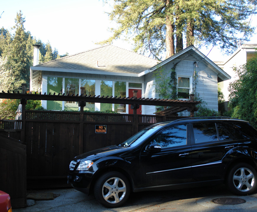 16 Parkwood St in Mill Valley, CA - Building Photo