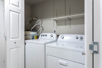 Alcove in Seattle, WA - Building Photo - Interior Photo