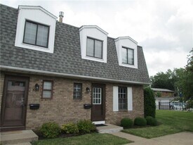 553 French Rd in Rochester, NY - Building Photo