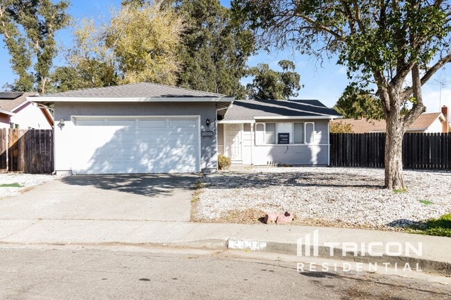 property at 2334 Teal Ct