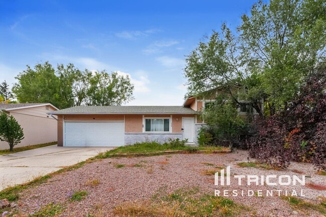 property at 4905 Artistic Cir
