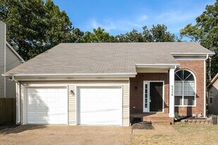 5356 Village Way in Nashville, TN - Building Photo