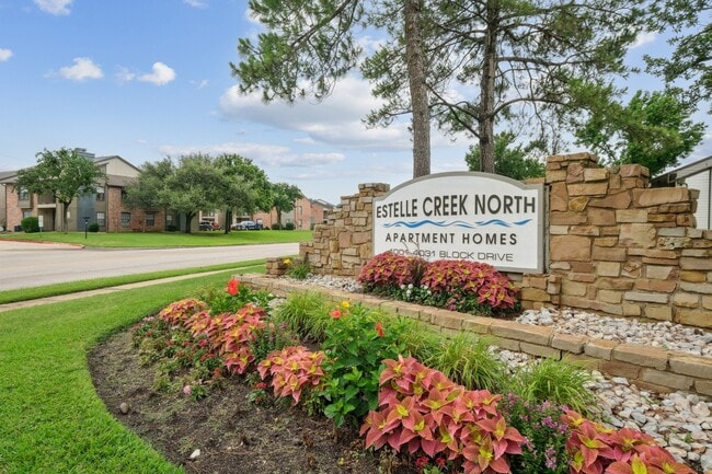 Estelle Creek North in Irving, TX - Building Photo - Building Photo