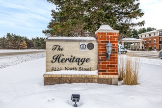 Kiwanis Heritage Inc in East Troy, WI - Foto de edificio - Building Photo