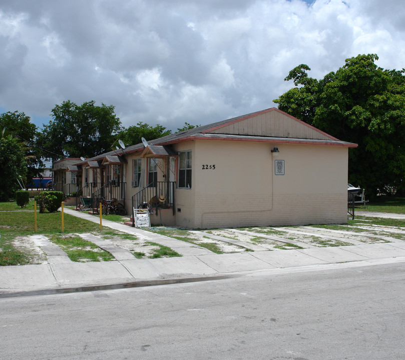 2255 W 4th Ct in Hialeah, FL - Building Photo