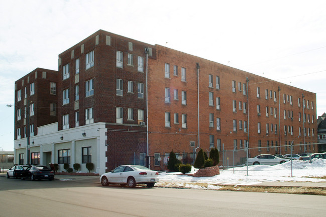 Islandview Apartments in Detroit, MI - Foto de edificio - Building Photo