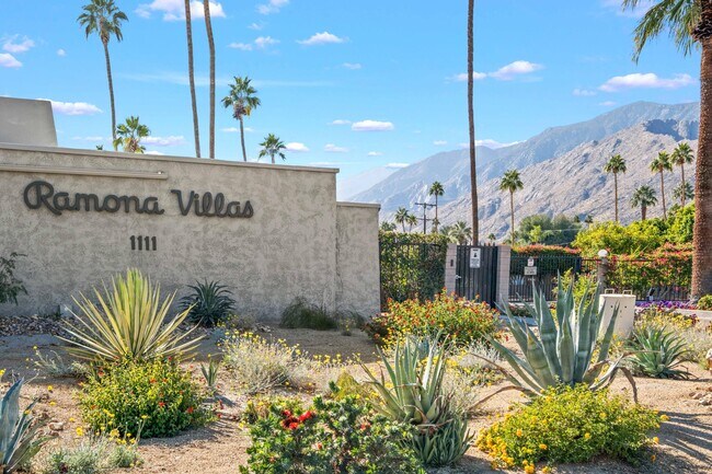 1111 Ramon Rd in Palm Springs, CA - Building Photo - Building Photo
