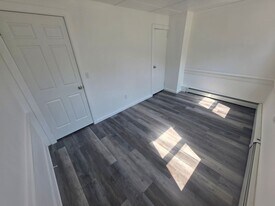 98 Delafield St in Poughkeepsie, NY - Building Photo