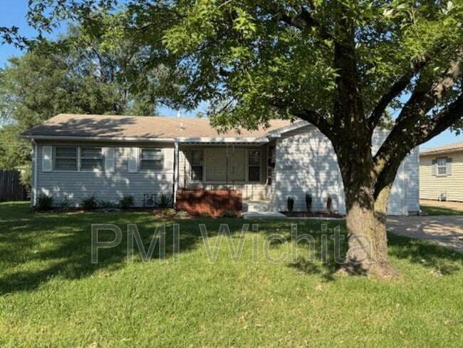 3315 S Hiram St in Wichita, KS - Foto de edificio - Building Photo