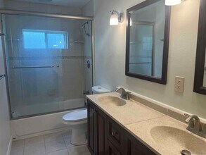 8826 Calliandra Rd in San Diego, CA - Building Photo - Building Photo