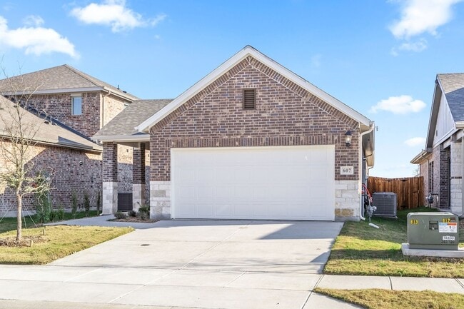 607 Clover Crk Dr in McKinney, TX - Foto de edificio - Building Photo