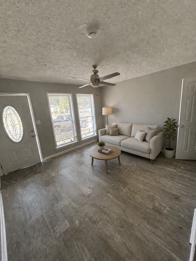 property at 433 N 25th St
