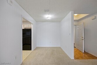 900 Arbor Lake Dr in Naples, FL - Foto de edificio - Building Photo