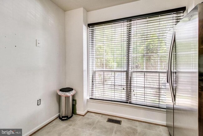 5730 Evergreen Knoll Ct in Alexandria, VA - Building Photo - Building Photo