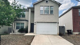 8851 Kestrel Oak in Converse, TX - Building Photo