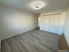 264 Scott Rd in Waterbury, CT - Building Photo - Building Photo