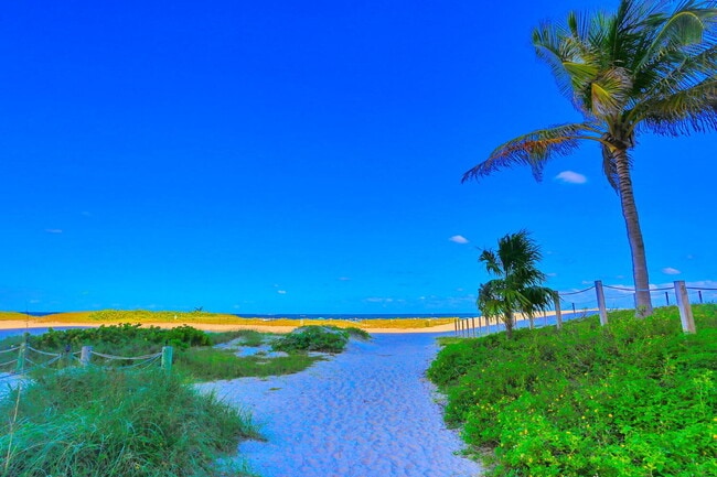 1009 N Ocean Blvd in Pompano Beach, FL - Building Photo - Building Photo