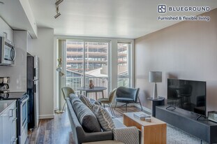 12258 NE 12th Ln in Bellevue, WA - Building Photo