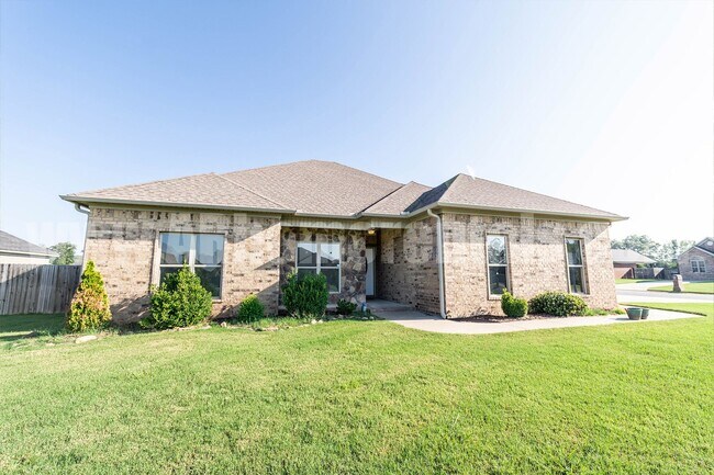 1320 Bird Song Dr in Conway, AR - Building Photo - Building Photo