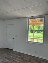 302 1st St in West Elizabeth, PA - Building Photo - Building Photo