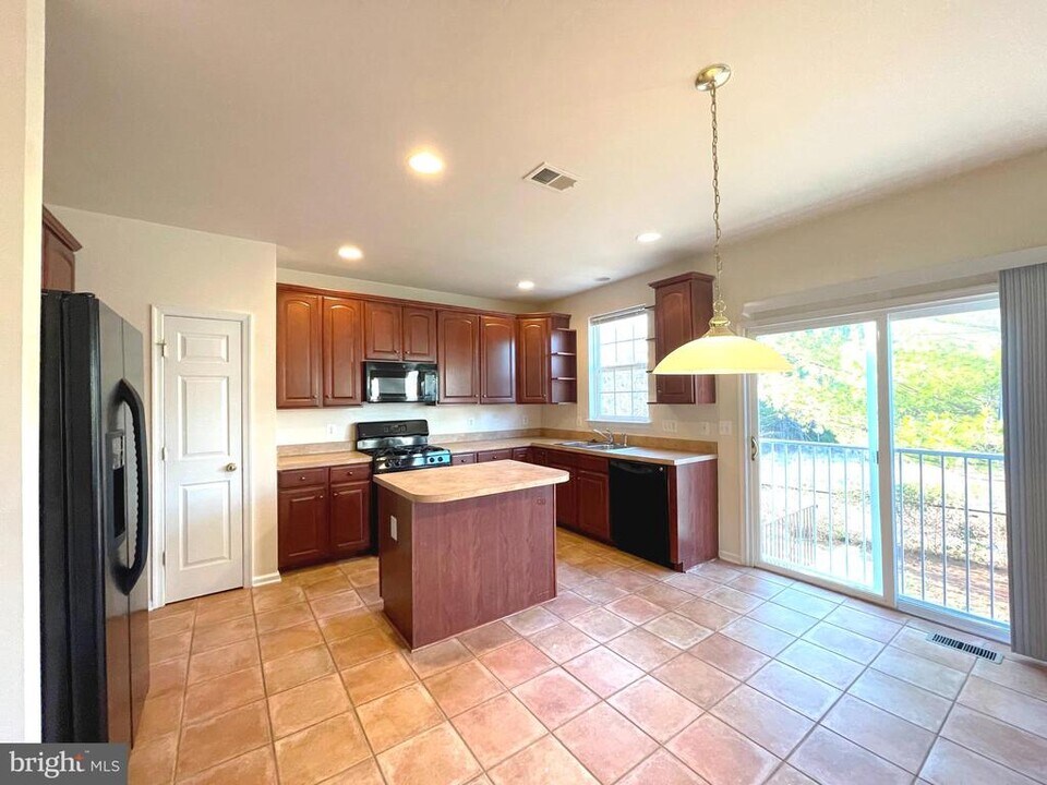46053 W Westbury Blvd in Lexington Park, MD - Building Photo