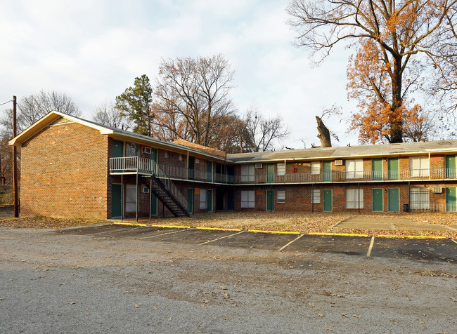 Pendleton Court in Memphis, TN - Building Photo - Building Photo