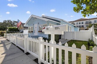 123 N Ocean Breeze in Lake Worth Beach, FL - Foto de edificio - Building Photo