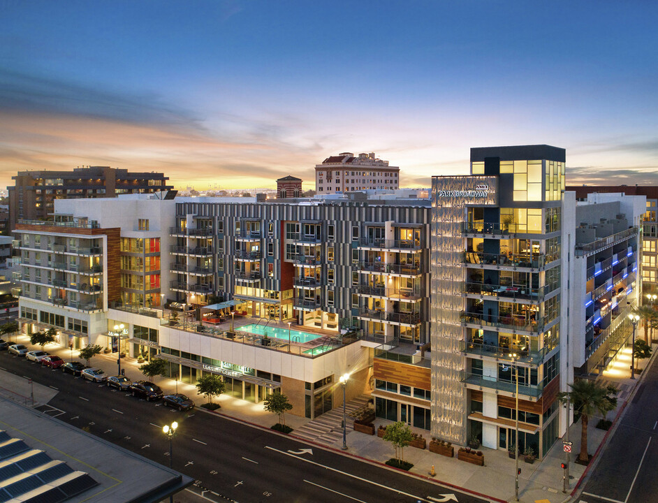 AMLI Park Broadway in Long Beach, CA - Building Photo